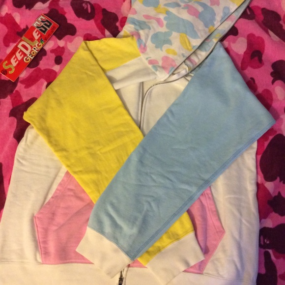 Bape - Picture 3 of 8